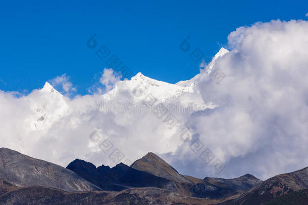 雪冰山南迦布拉瓦