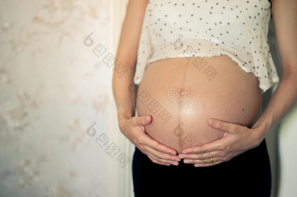 怀孕的女人