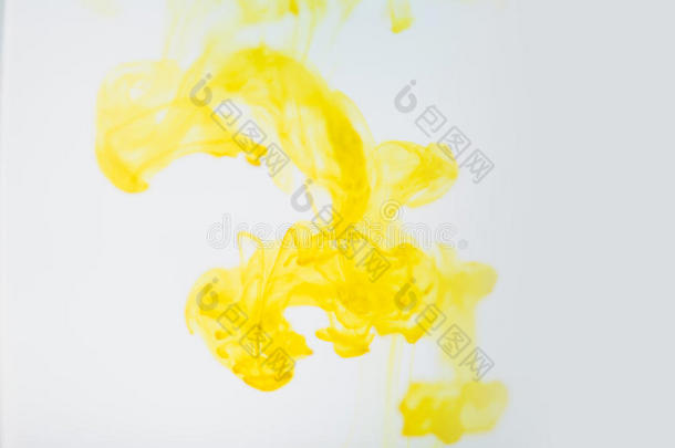 黄色的墨水采用水,艺术的射手,抽象的背景