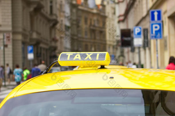 出租车汽车采用指已提到的人城市大街