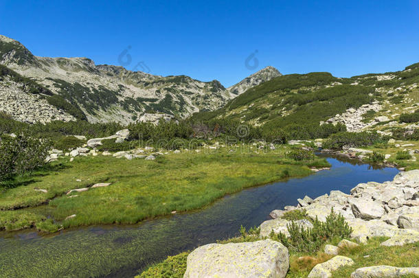 令人惊异的风景关于山河和穆拉托夫山峰,皮林人名