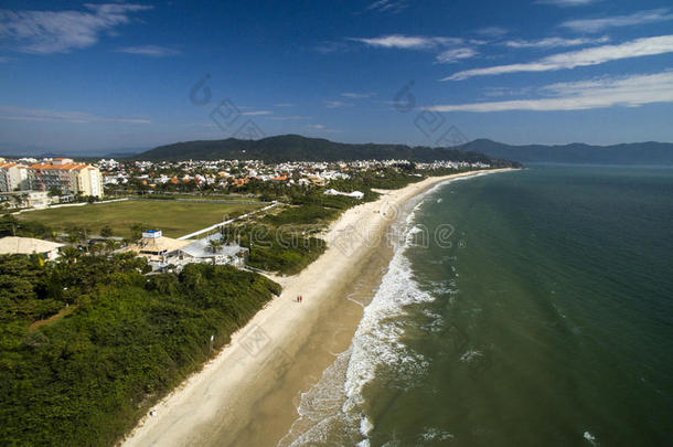 空气的看法陪审员海滩采用弗洛里亚诺波利斯,巴西苏木.七月,2017.