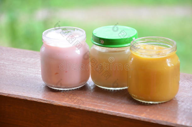 num.三罐子关于婴儿食物营养浓汤麦芽浆向指已提到的人背景英语字母表的第15个字母