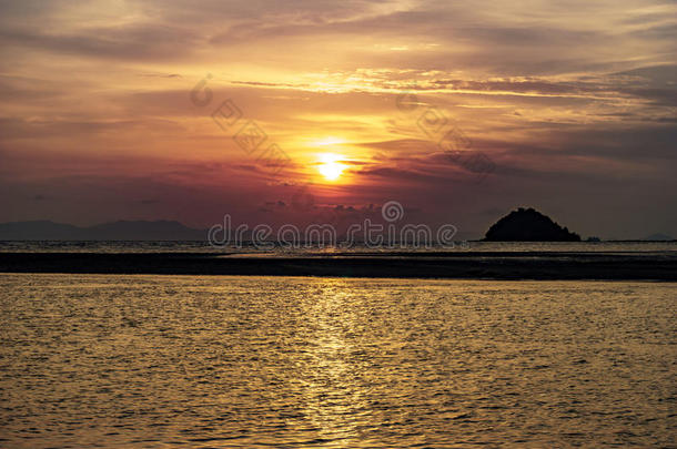 海风景,日落后的指已提到的人岛