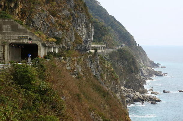 隧道紧接在后的向清水悬崖采用花莲城市在一天时间