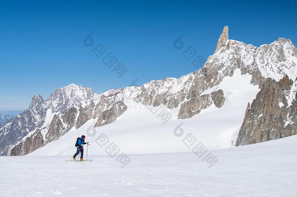 登山者滑雪