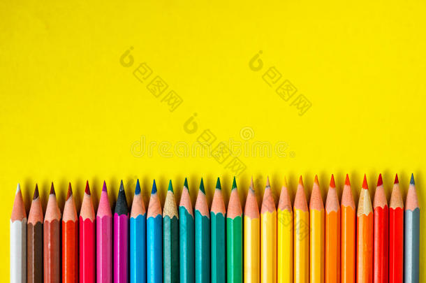 有色的铅笔彩虹波浪艺术学校教育