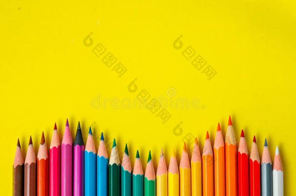 有色的铅笔彩虹波浪艺术学校教育