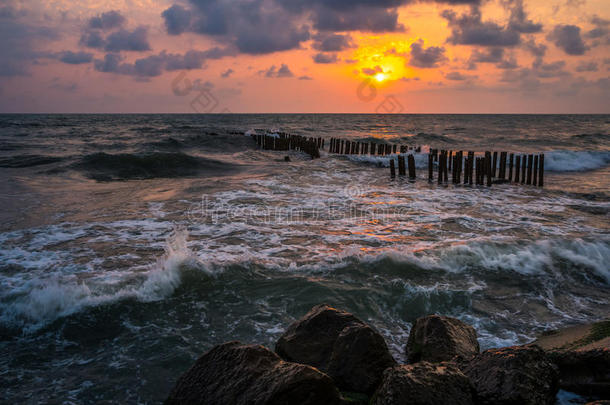 日落.美丽的日落黑的海.金海日落.日落海