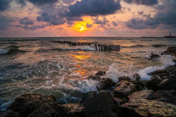 日落.美丽的日落黑的海.金海日落.日落海