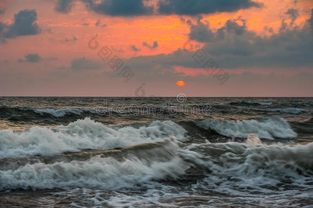 日落.美丽的日落黑的海.金海日落.日落海