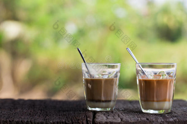 热的ThaiAirwaysInternational泰航国际奶茶水和热的可可签名地方的大街饮料