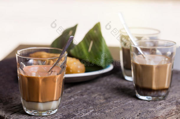 热的喝ThaiAirwaysInternational泰航国际<strong>奶茶</strong>水,黑的<strong>咖啡</strong>豆,可可签名地方的structure结构