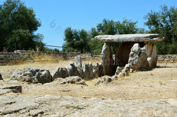 史前墓石牌坊黛拉基安卡采用比谢列城镇,阿普利亚区,意大利