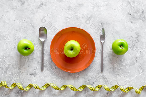 减食疗法日常饮食.<strong>苹果</strong>在pl在e和量带子向<strong>灰色</strong>的st向e英语字母表的第2个字母