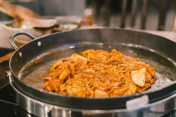 驿站-加比,朝鲜人传统的食物.辛辣的移动-喝醉了的鸡,便壶
