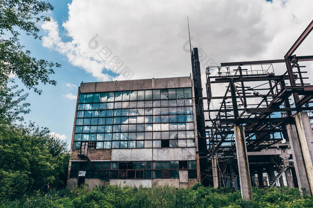 建筑物的正面外部关于大大地<strong>代表</strong>会议被放弃的工厂