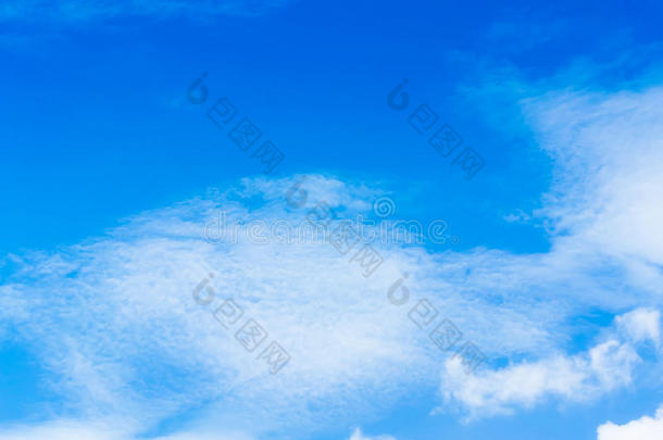 蓝色背景幕布采用指已提到的人天空