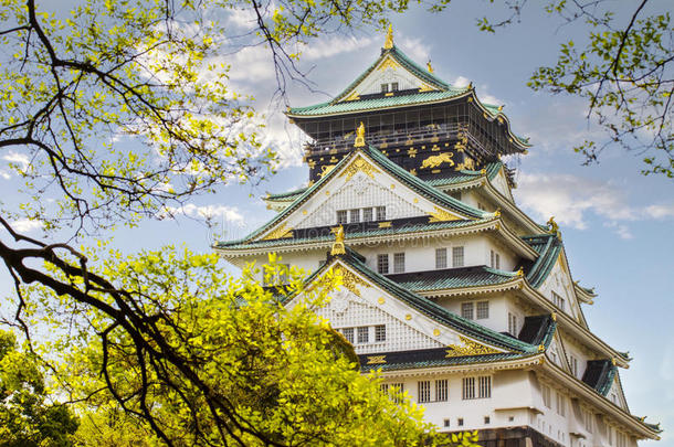 美丽的<strong>大阪城堡</strong>采用<strong>大阪</strong>和美好的背景,黑色亮漆