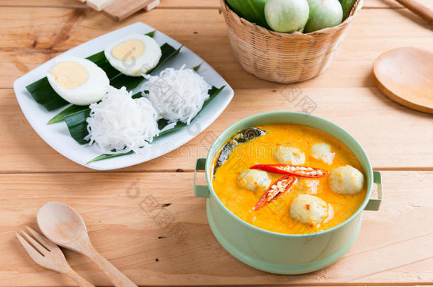 椰子奶咖喱食品鱼和鱼球和ThaiAirwaysInternational泰航国际稻面条