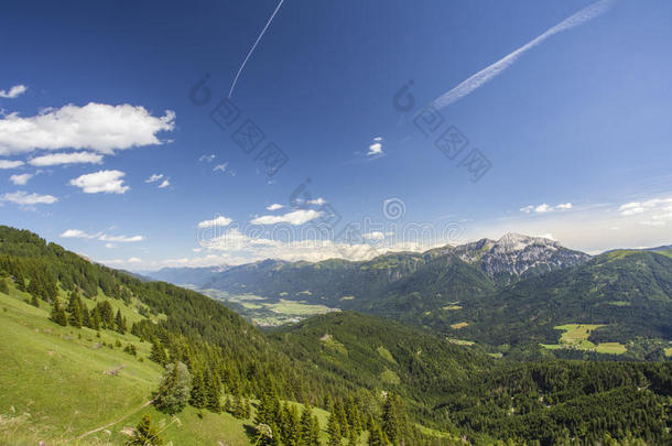 奥地利山夏风景<strong>书院</strong>盖塔尔自然