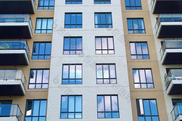 各户有独立产权的公寓摩天大楼墙建筑物的正面窗寓所现代的建筑师