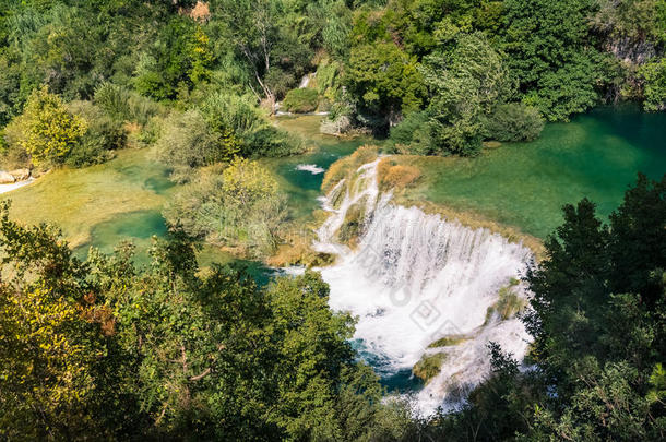克尔卡河河公园降低著名的身体关于水采用克罗地亚美丽的