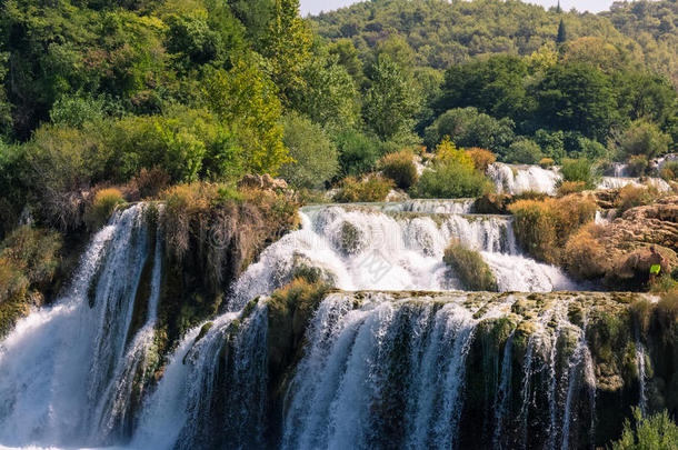 克尔卡<strong>河河</strong>公园降低著名的身体关于水采用克罗地亚美丽的