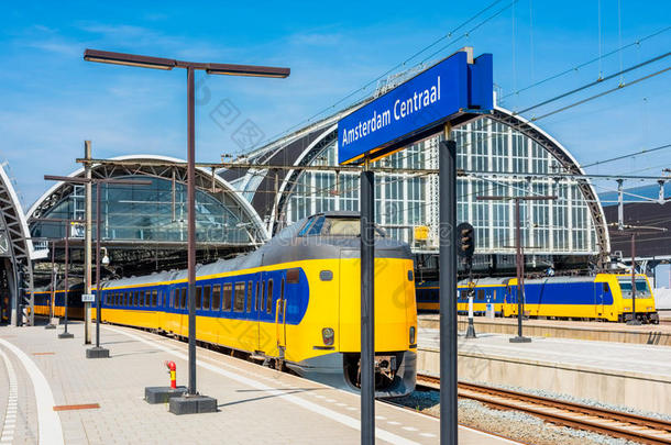 列车配置向阿姆斯特丹中央的铁路Stati向
