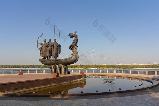 纪念碑向创始人关于基辅:Kilwa,谢克,霍里夫和利比德