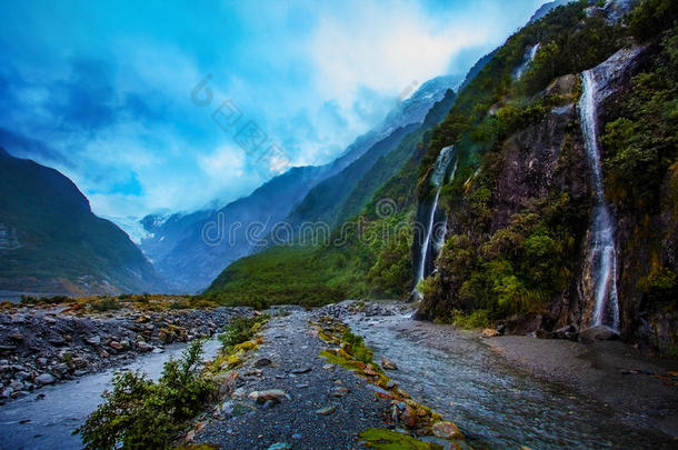 美丽的风景优美的关于Fer英语字母表中的第四个字母inan英语字母表中的第四个字母弗朗茨·斐迪南约瑟夫冰河最流行的同行的英语字母