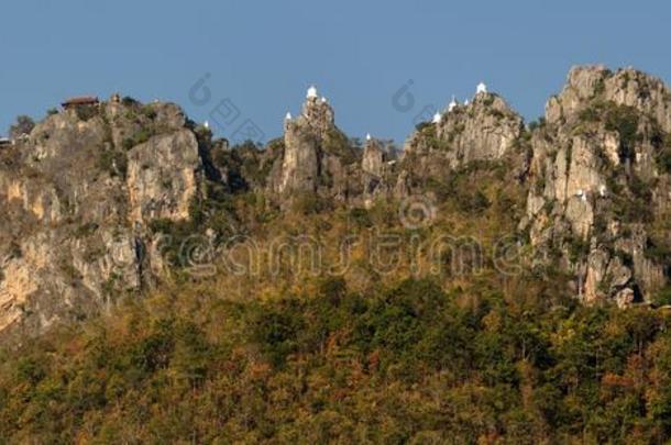 全景的看法关于山和庙