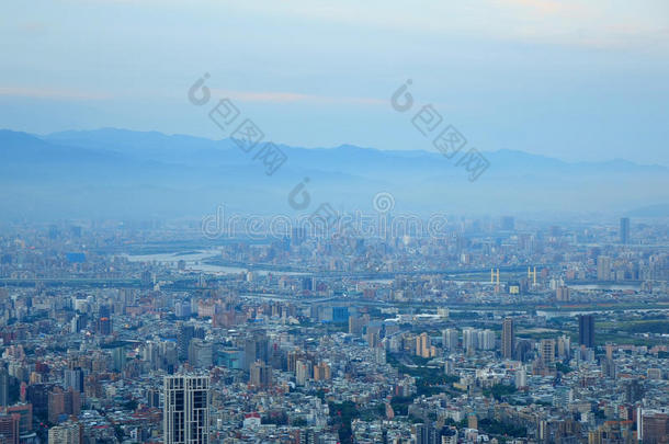 城市风光照片关于雾采用台北城市