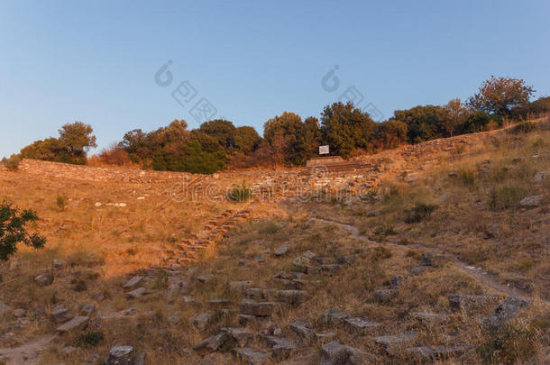 毁坏关于古代的圆形露天竞技场采用Erytrai<strong>图片</strong>火鸡