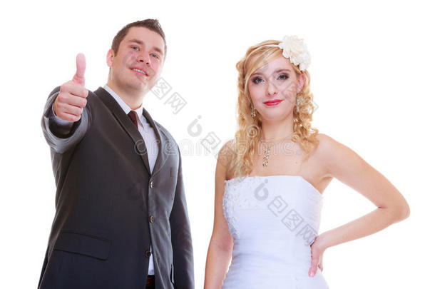 幸福的使整洁和新娘使摆姿势为<strong>结婚照</strong>片