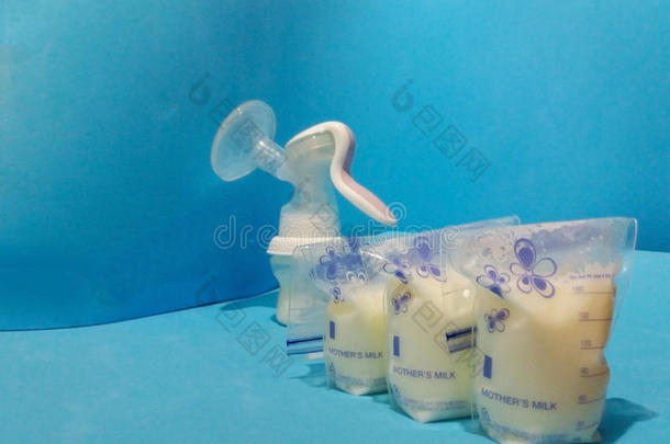 乳房<strong>奶</strong>采用贮存袋和乳房泵