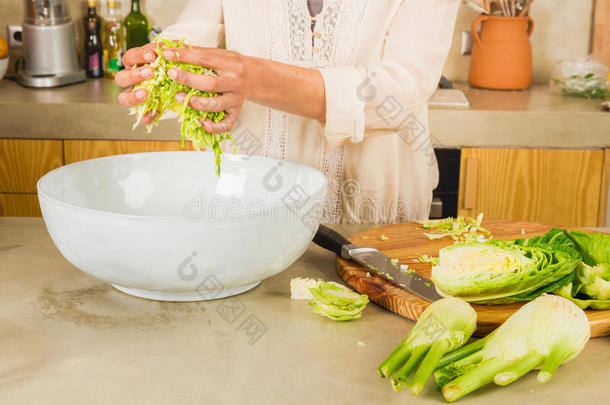 甘蓝朝鲜泡菜和德国泡菜的一种