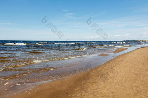 和煦的：照到阳光的夏地点关于波罗的海的海和美丽的海side和声音资<strong>源文件</strong>。