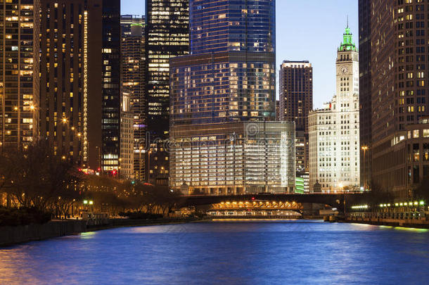 芝加哥建筑学一起指已提到的人河