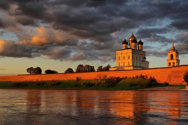 全景画关于指已提到的人普斯科夫城堡和三人小组Ca指已提到的人dral