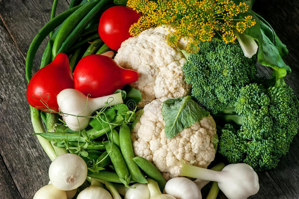 混合的蔬菜关于花椰菜和花椰菜,大蒜,绿色的奥尼奥