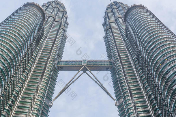 马来西亚<strong>石油公司</strong>总部所在地：马来西亚主要业务：炼油塔采用吉隆坡吉隆坡-马来西亚