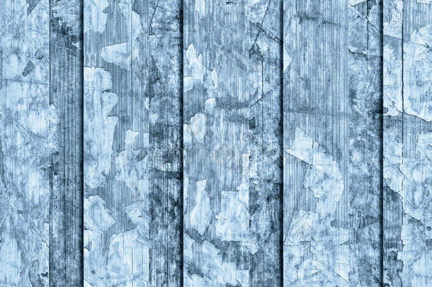 老的风化的有裂缝的薄片的蓝色木制的由薄片叠成的块-板爸