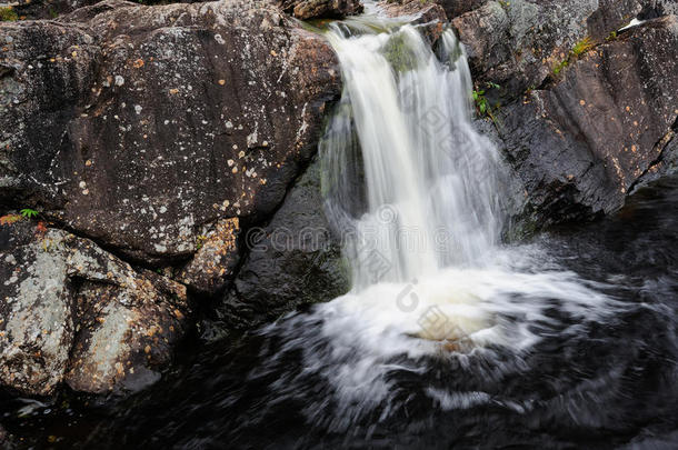 小的瀑布,水瓶座门神,瑞典