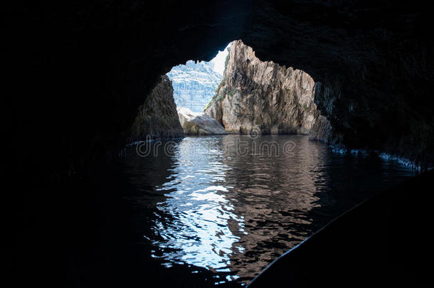 看法从里面的指已提到的人蓝色岩洞海洞穴.马耳他