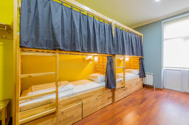 指已提到的人旅社宿舍bed房间s卧室安排的采用房间