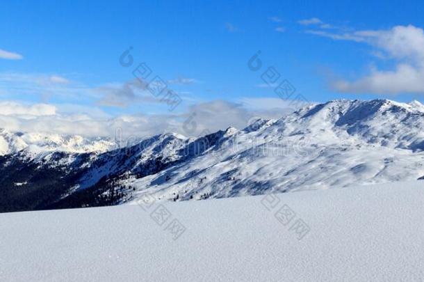 山全景画和雪和蓝色天采用w采用ter采用<strong>吐司</strong>高山