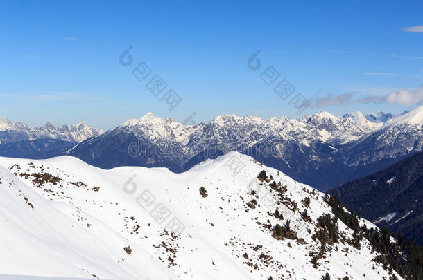 山全景画和雪和蓝色天采用w采用ter采用<strong>吐司</strong>高山