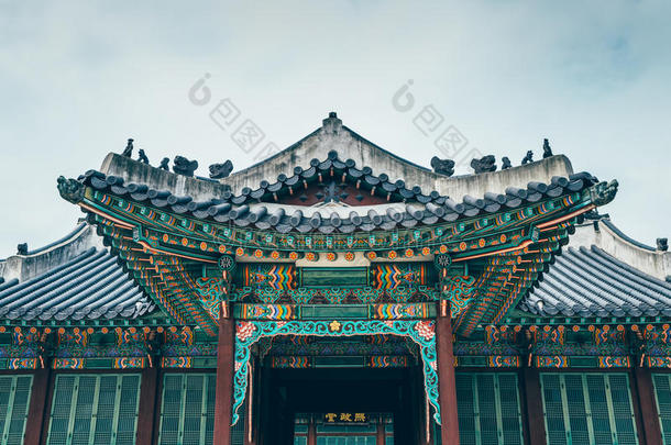 昌德宫宫,朝鲜人传统的建筑学采用首尔
