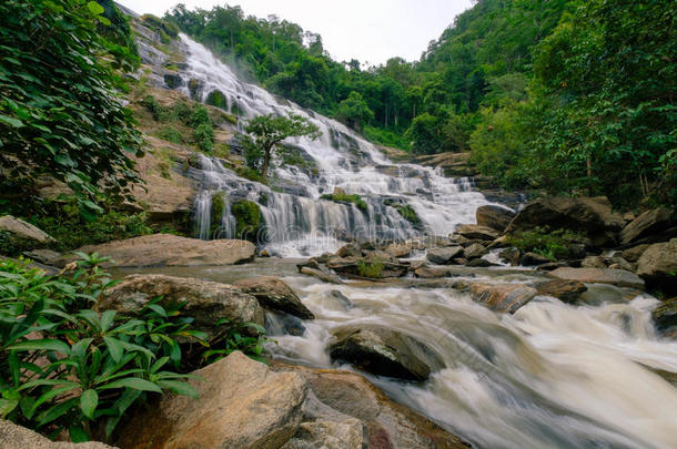 梅亚瀑布divisionoperatingincome操作伊顿国家的公园泰国